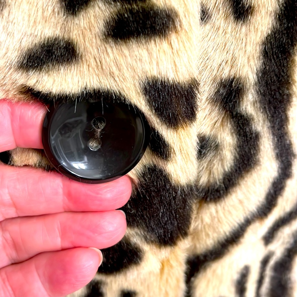 Gallery Leopard Faux Fur Coat EUC - Picture 5 of 9